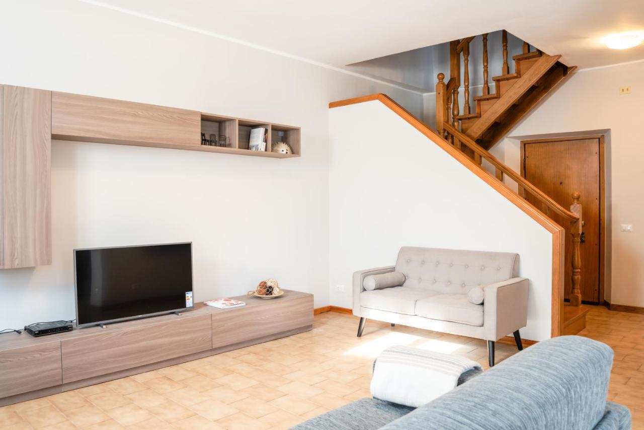 Le Tre Ninfee Di Pusiano! Free Parking Apartamento Exterior foto