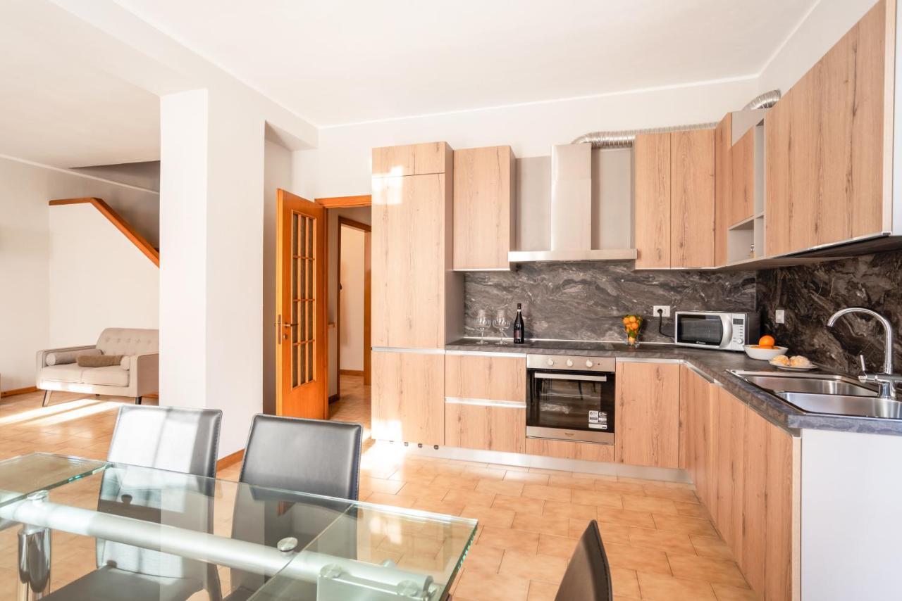 Le Tre Ninfee Di Pusiano! Free Parking Apartamento Exterior foto